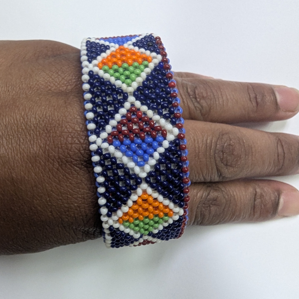 Colorful Beaded Bracelet - Picture 2 of 4